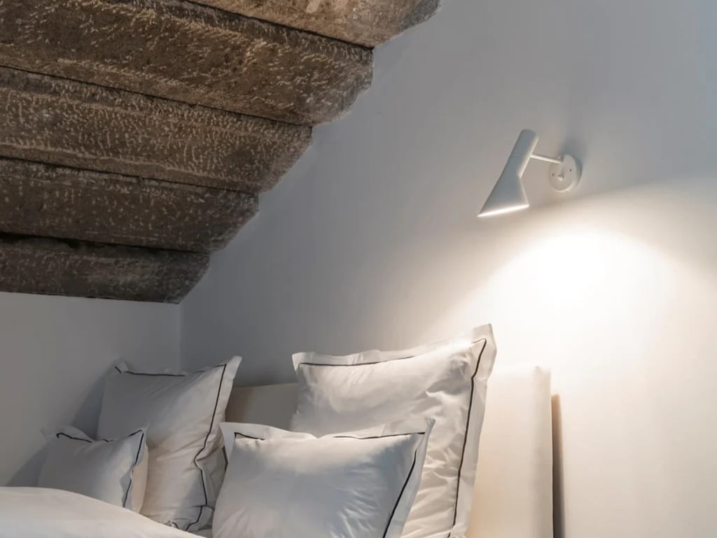 AJ Wall Lamp