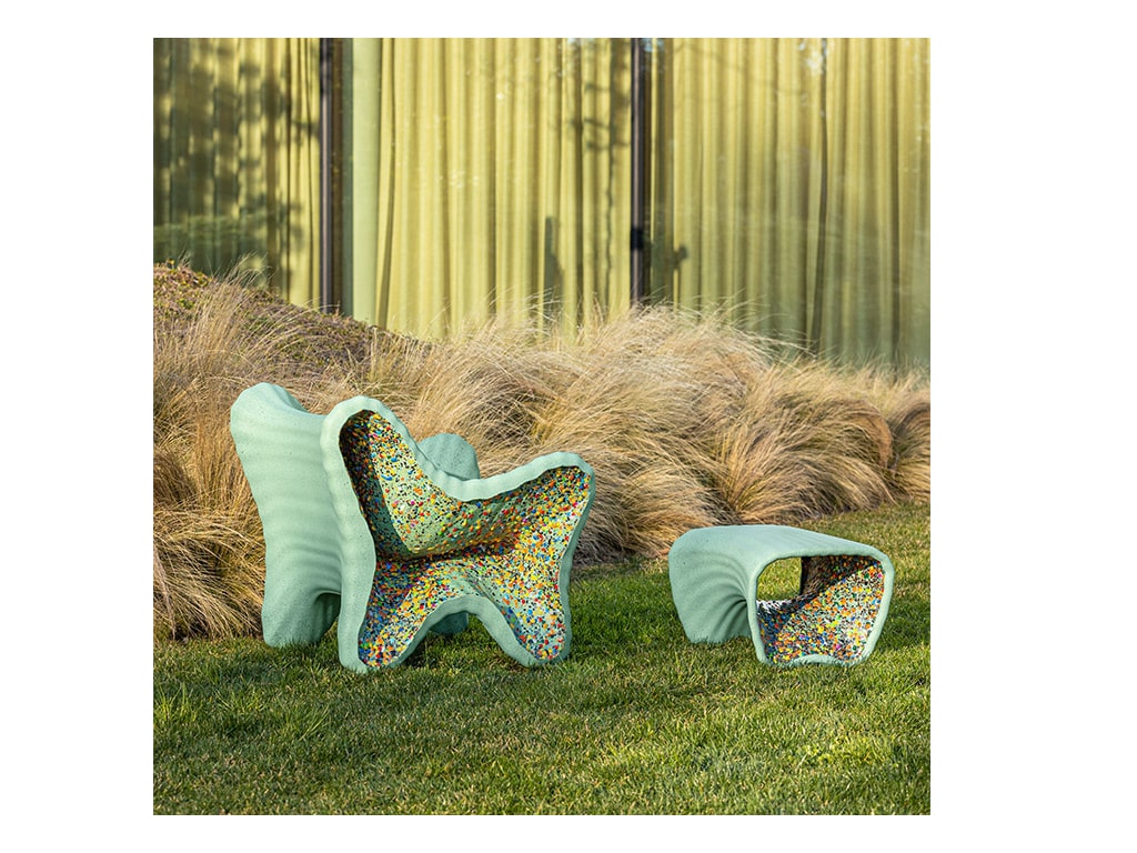 In-side Armchair