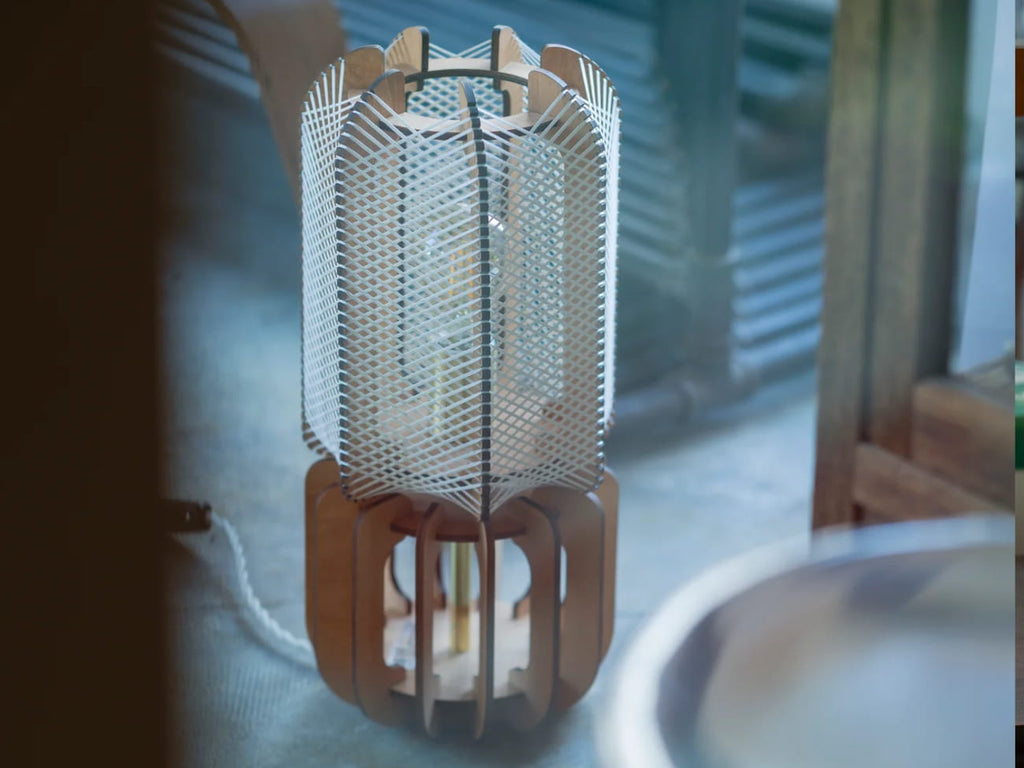 Jeeli-Wood Base Table Lamp