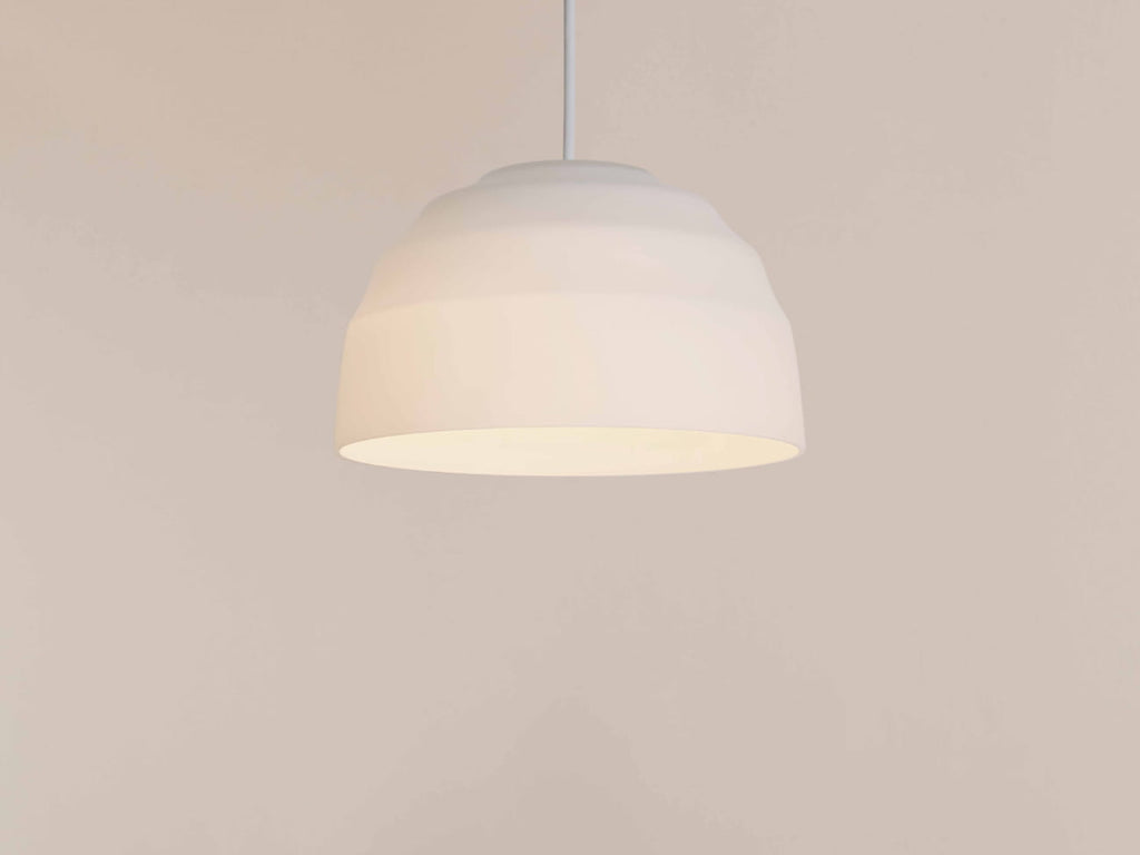 Nami-Gumo Glass Pendant Lamp