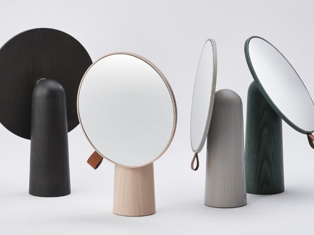 Pivot Mirror
