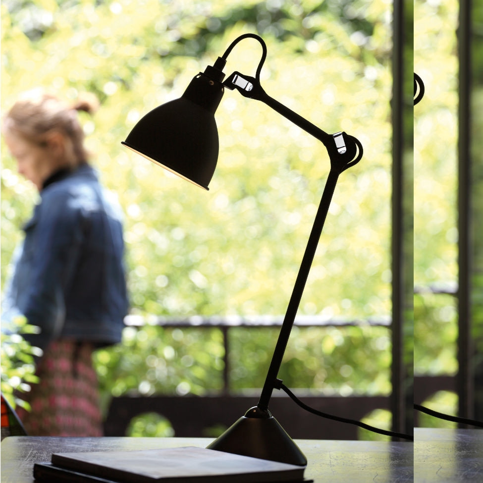 Lampe De Table No.205