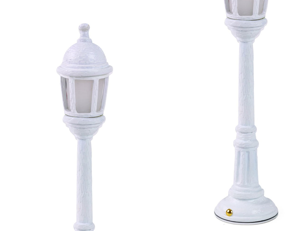 Street Lamp Dining
